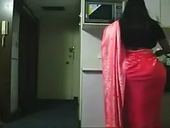 පැටිට් කට්ටියට තෙල් ගාලා විහිළු කරනවා