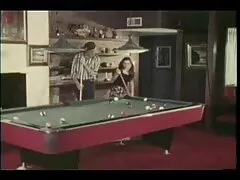 ස්වභාවිකව Busty Brunette Golddigger උරුමය සඳහා ඇගේ සුළු පියාට කෙලවයි