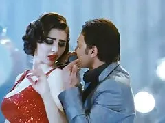 මිහිරි ලූනා තම පියාගේ ආගන්තුකයා පොළඹවයි